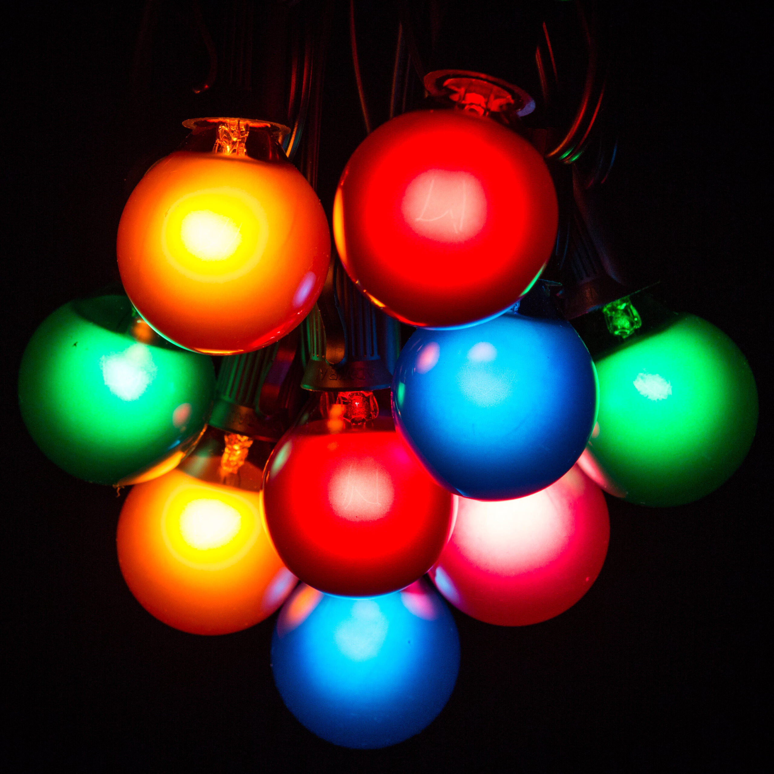 (Box of 25) G40 ASSORTED SATIN MIX C7 (E12) Base Light Bulbs (R,O,G,B,P) - Image 5